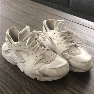 White Nike Huraches
